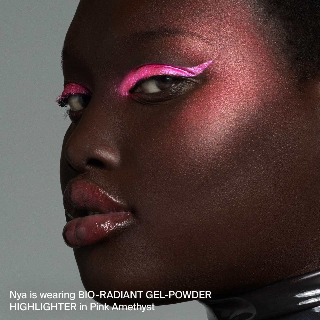 Talc-Free Gel-Powder Highlighter | HausLabs.com - HAUS LABS
